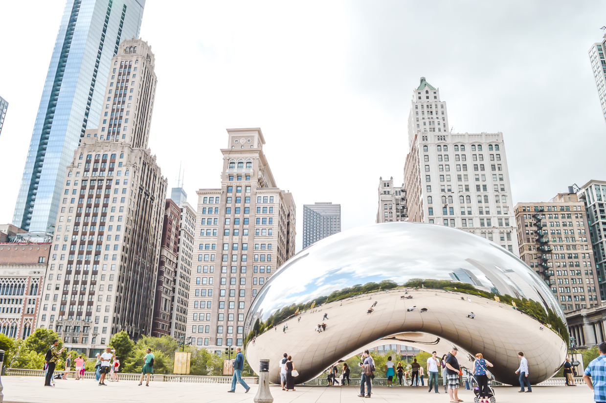 Best places to travel alone in the US: Chicago, Illinois.