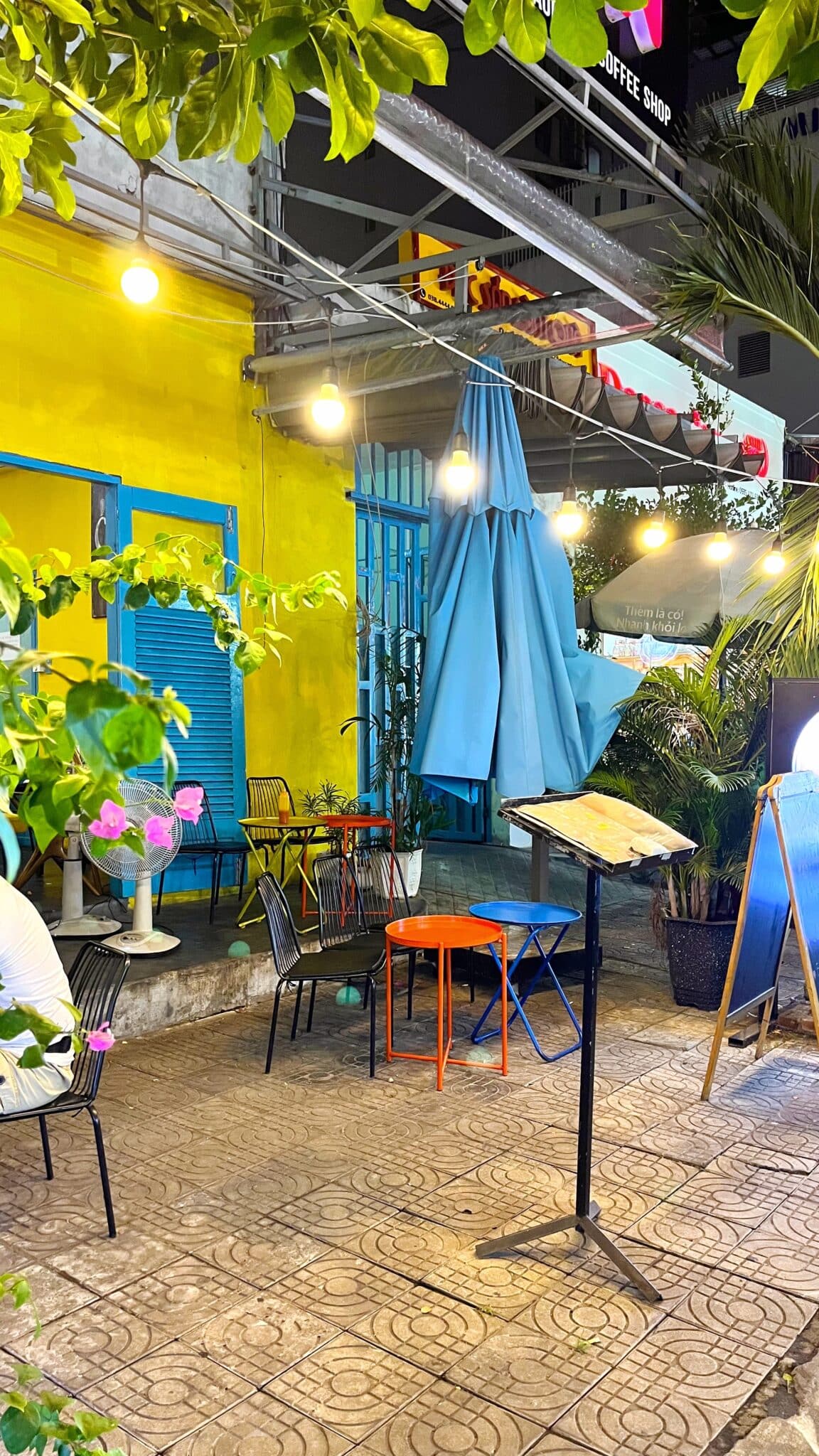 Yellow exterior of Kebab Ngon in Da Nang, Vietnam